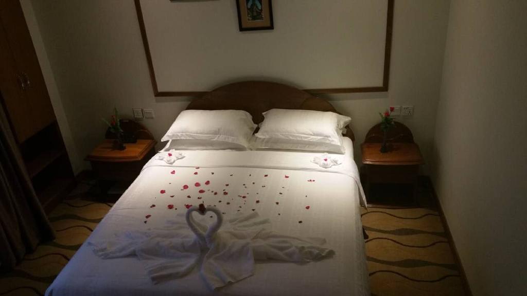 City Star Hotel Yangon Room photo